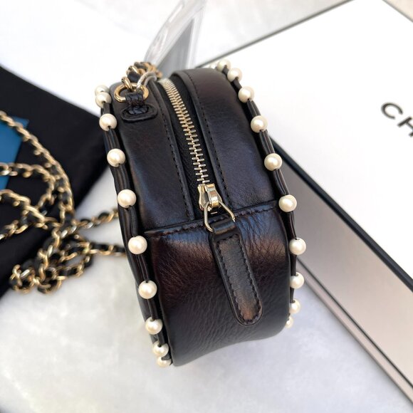 Chanel Matelasse round Pearl Chain Lambskin Shoulder Crossbody Bag - Picture 14 of 16